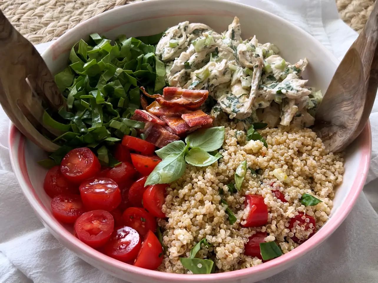 HERBY BLT CHICKEN SALAD BOWL