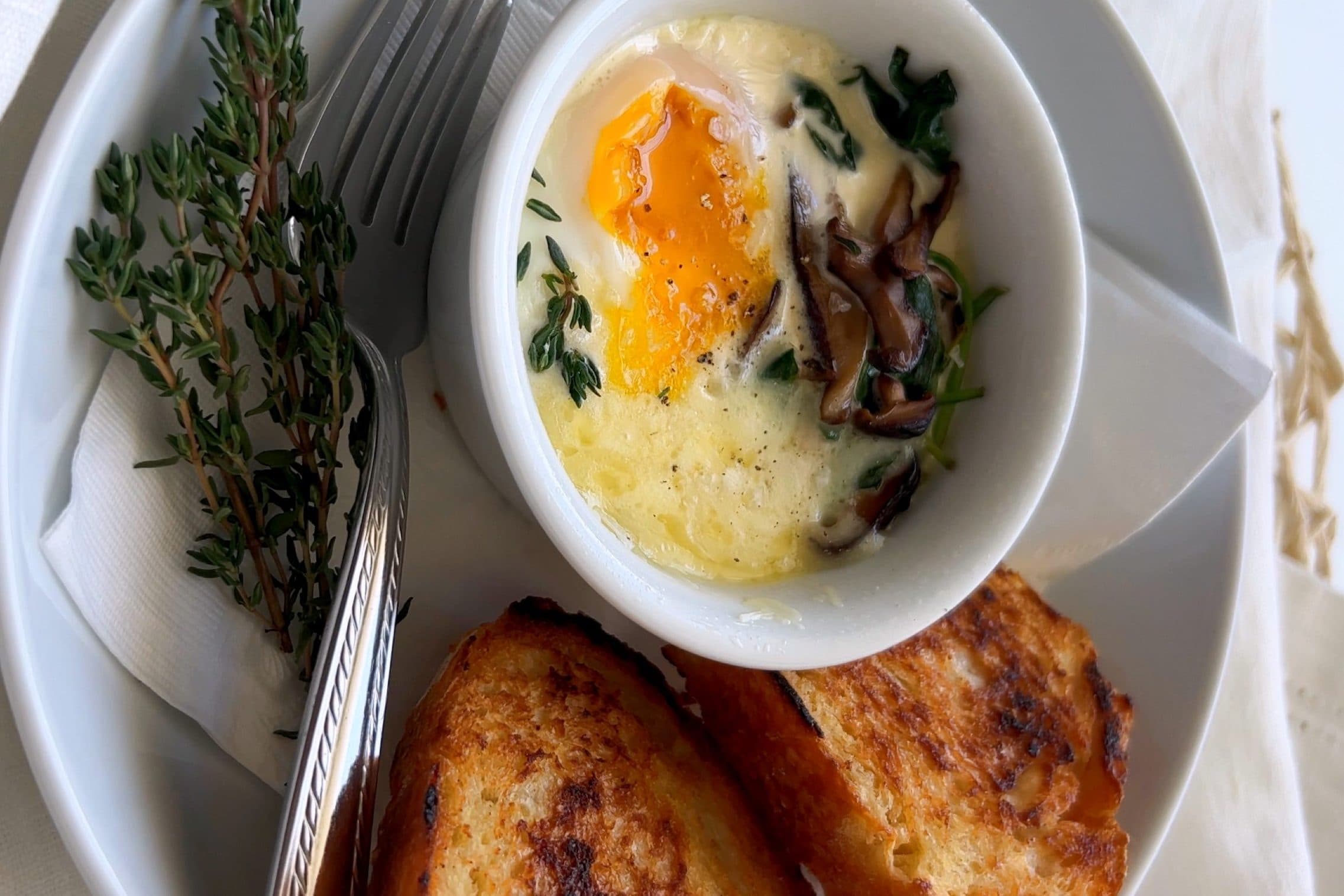 Spinach and Mushrooms Eggs en Cocotte